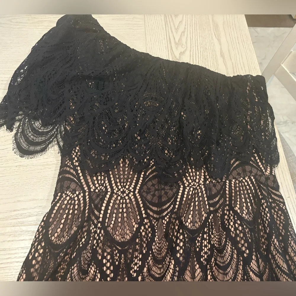 Dress the Population ,Size Medium,  Black Lace One-Shoulder Dress -FREE SHIPPING - Picture 7 of 7